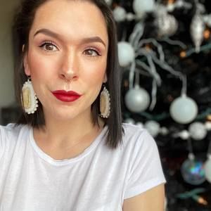 Meet your Posher, Chanelle